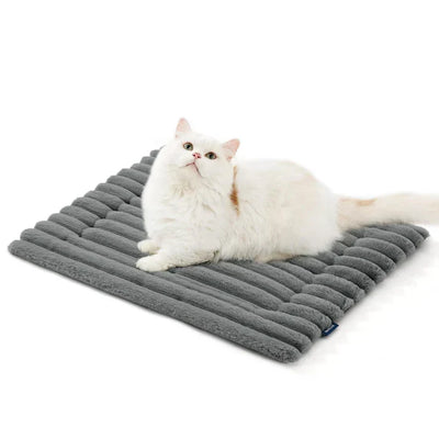 Self-warming pet mat in Gray