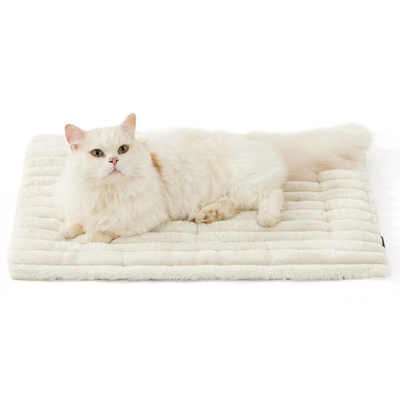 Self-warming pet mat in White